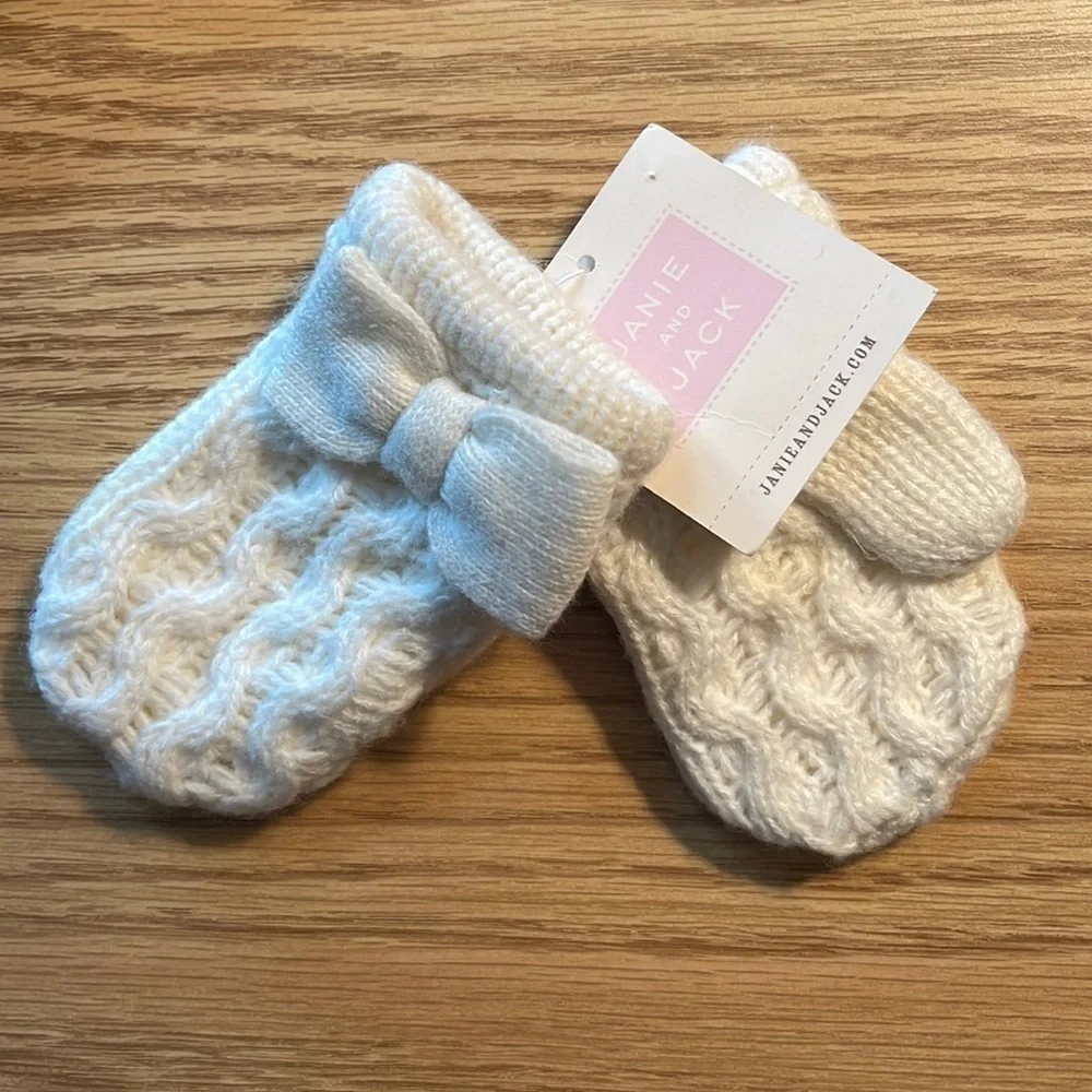 JANIE And Jack Ivory Bow Detail Mittens/Glove’s P/3/A1170